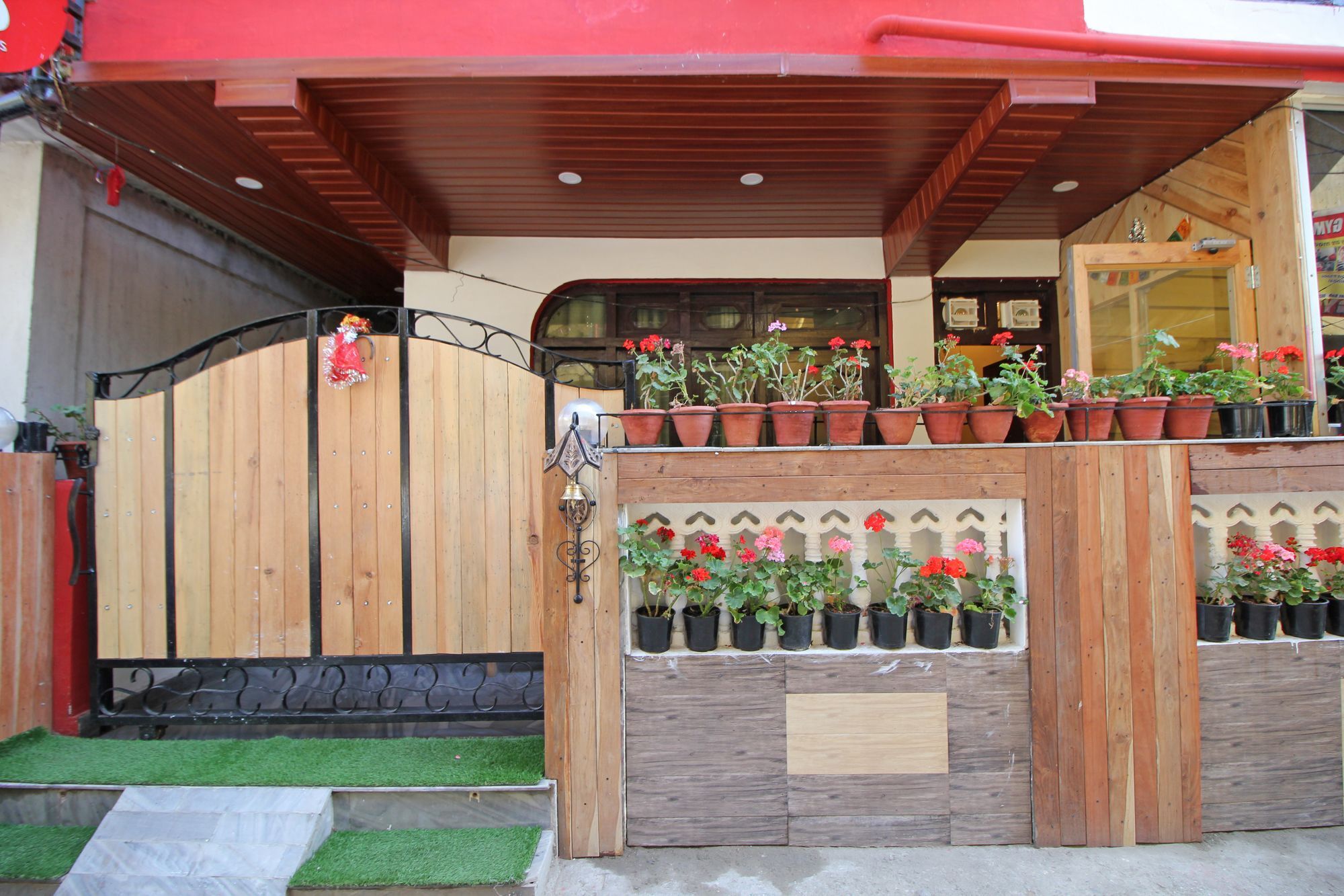 Oyo 3128 Hotel Panorama Нейнитал Екстериор снимка
